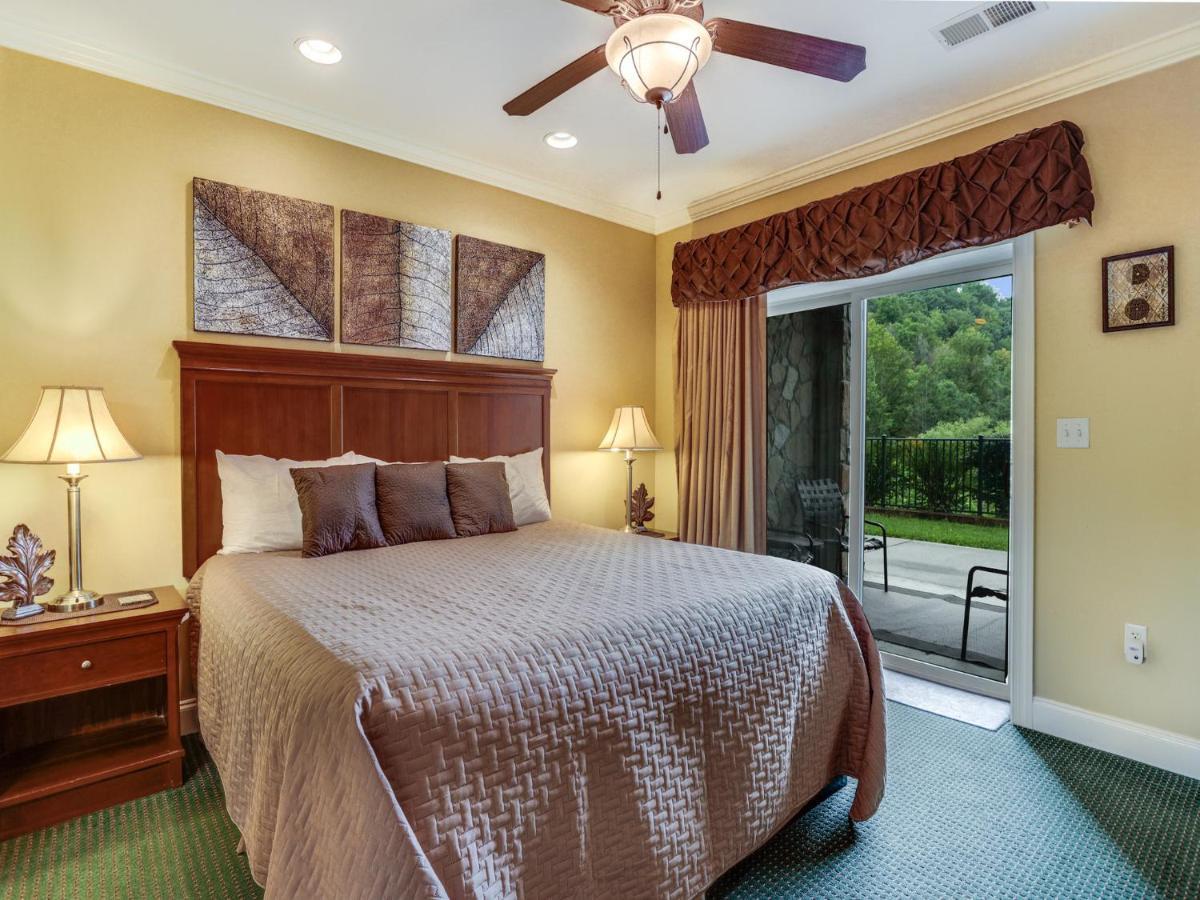 Downtown Delight, 2 Bedrooms, Pool, Hot Tub, Sleeps 6 แกตลิงเบิร์ก ภายนอก รูปภาพ